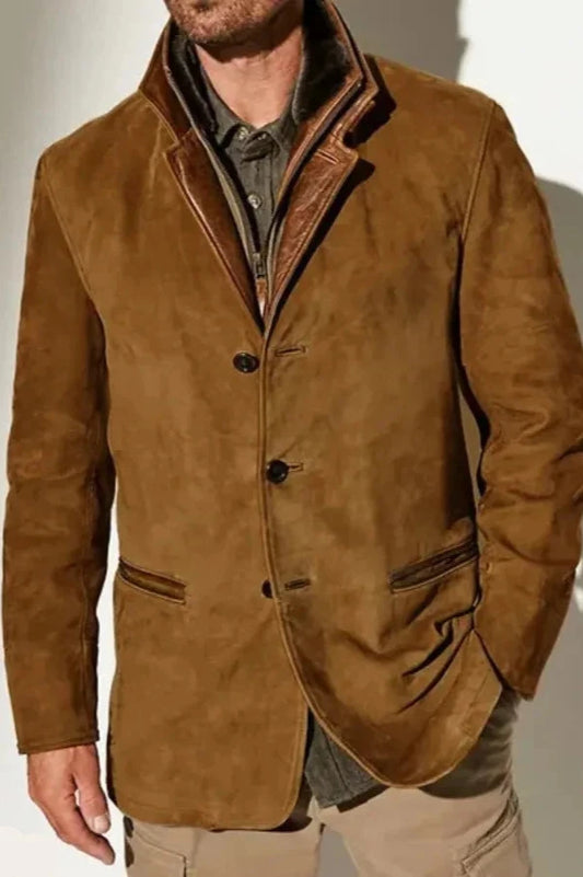 Laat de herfst maar komen!🍂  Het is tijd voor MAX, onze stoere vintage jas met een turn-down kraag!