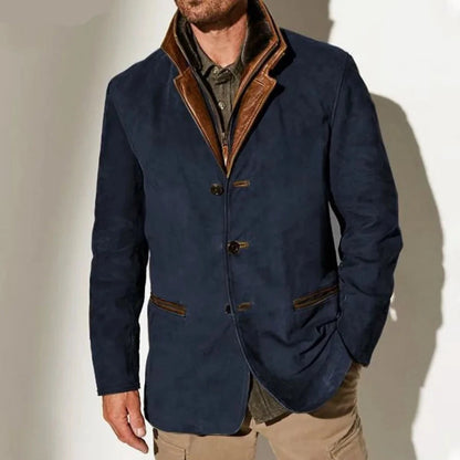 Laat de herfst maar komen!🍂  Het is tijd voor MAX, onze stoere vintage jas met een turn-down kraag!